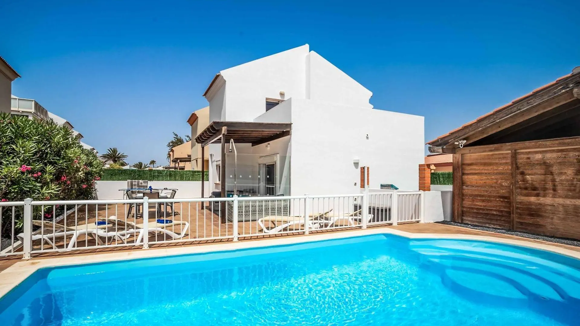 Villa Bonnie Коральео
